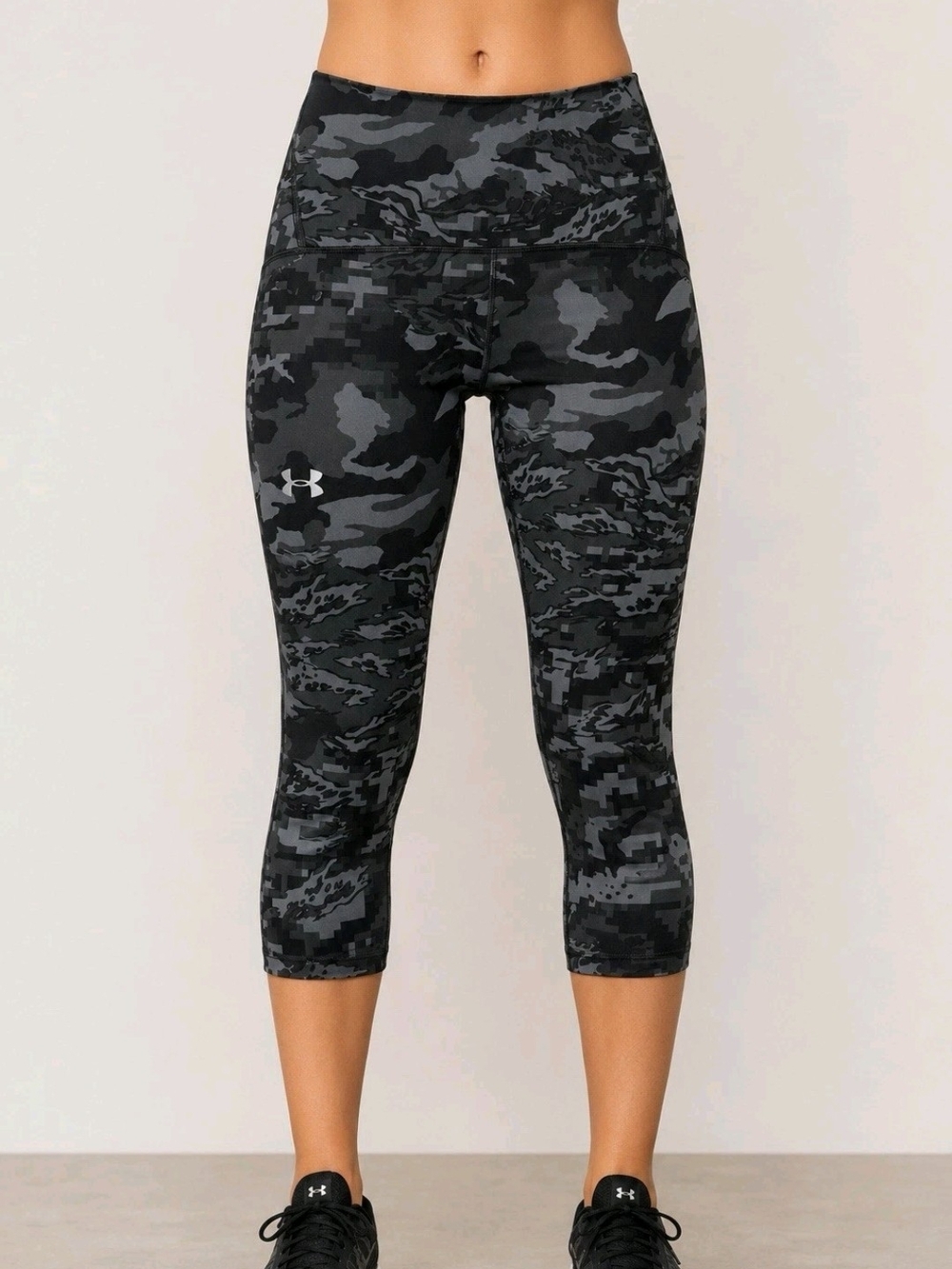 Under Armour HeatGear Compression Camo Leggings Women’s Small Petite Gray Black